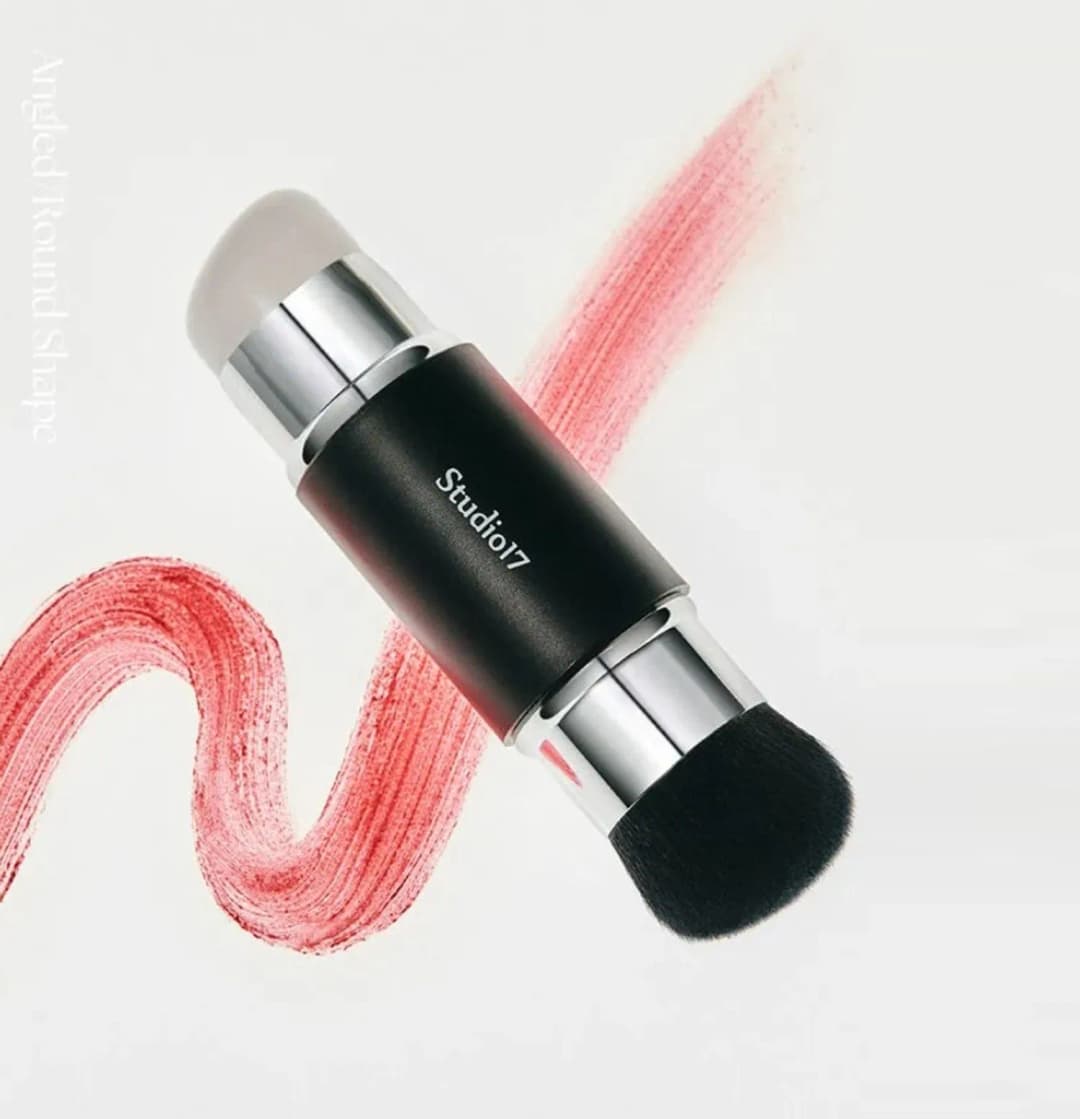 Studio17 Silicone Blush Brush - 2